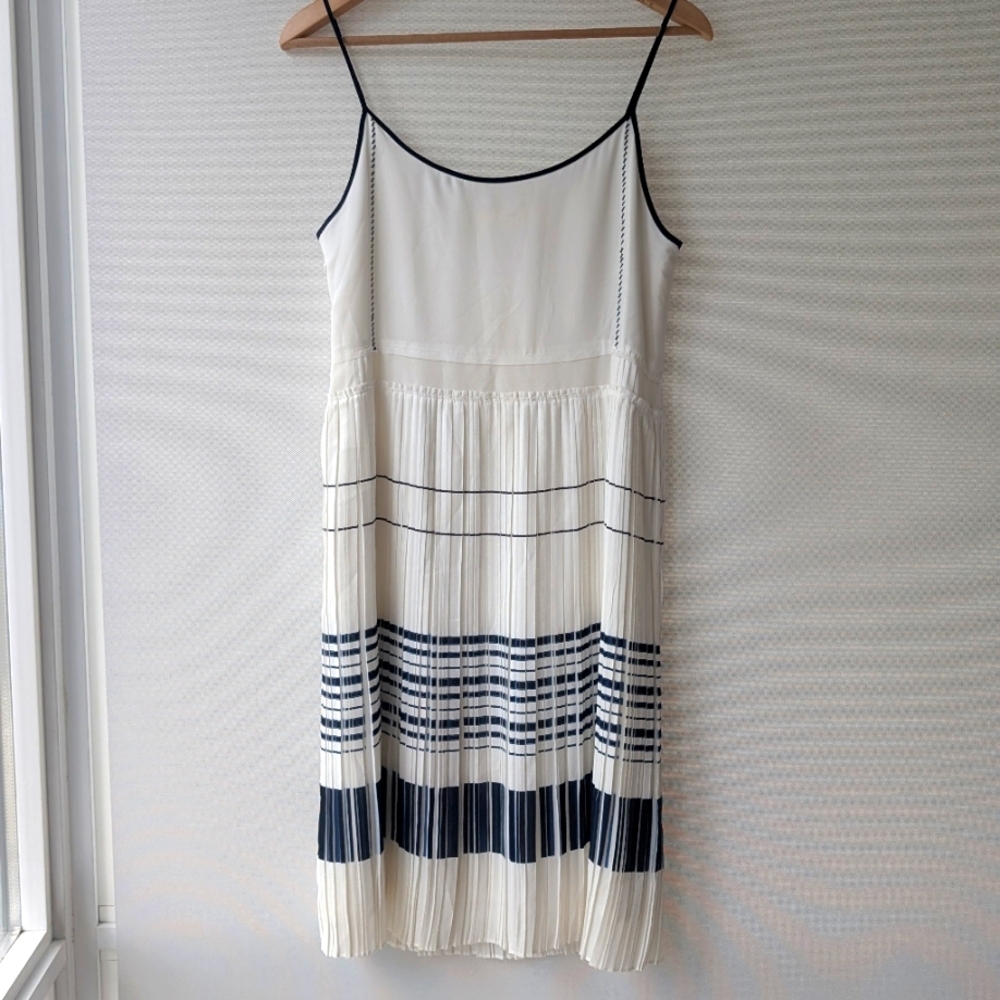 O'2nd New York - Navy & Ivory Midi Dress